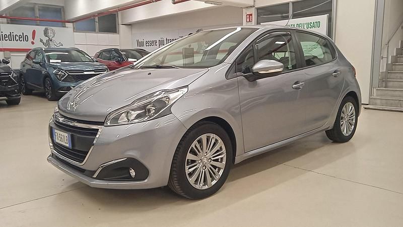 Usata Peugeot 208 Allure 83 CV (61 kW) 2019 Argento Utilitaria
