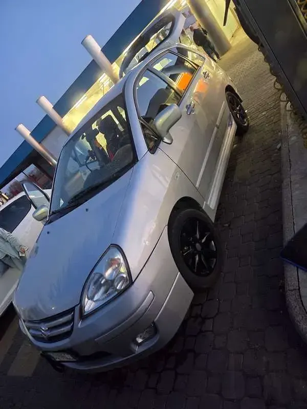 Usata Suzuki Liana 103 CV (75 kW) 2005 Station wagon