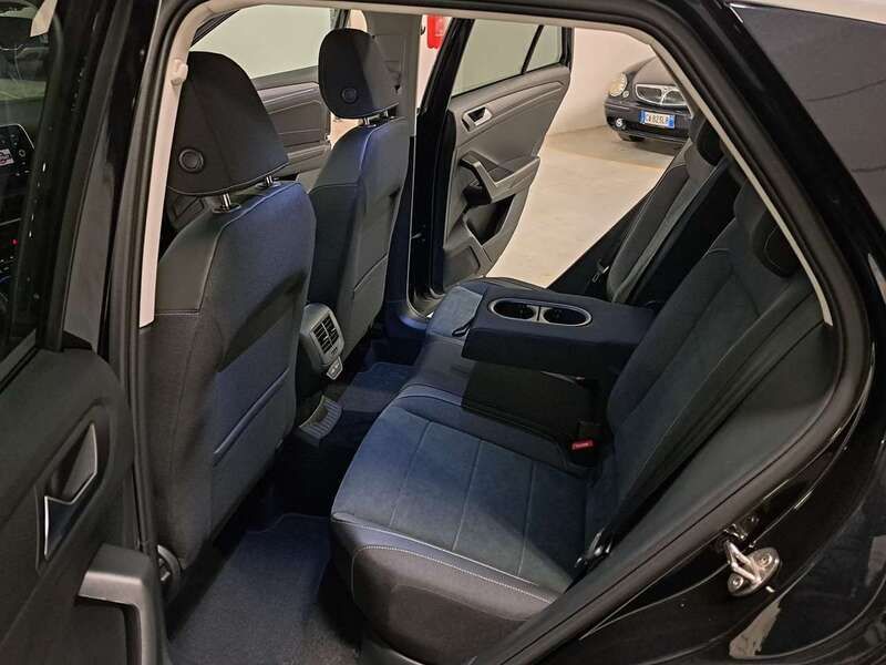 Usata VW T-Roc Style 116 CV (85 kW) 2024 Deep black perlato (2t2t) SUV