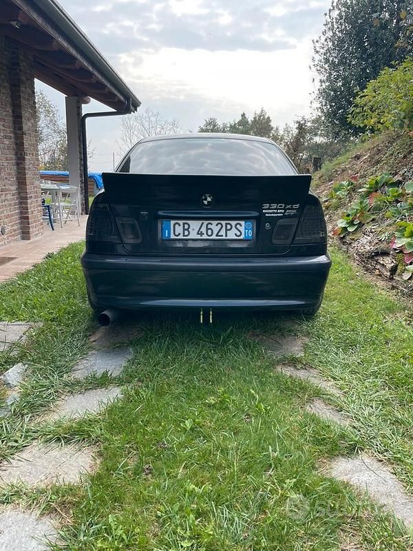 Usata BMW 330 Efficient Dynamics 260 CV (191 kW) 2002 Nero Berlina