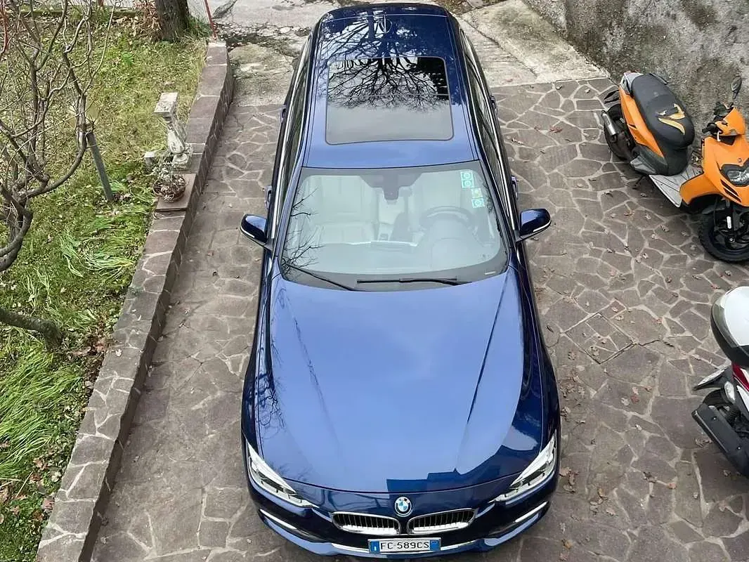 Usata BMW 325 Sport Line 218 CV (160 kW) 2015 Blu/azzurro Station wagon