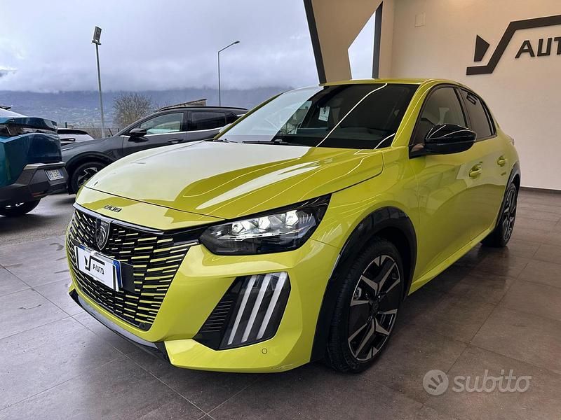 Usata Peugeot 208 GT 101 CV (74 kW) 2024 Giallo agueda Utilitaria