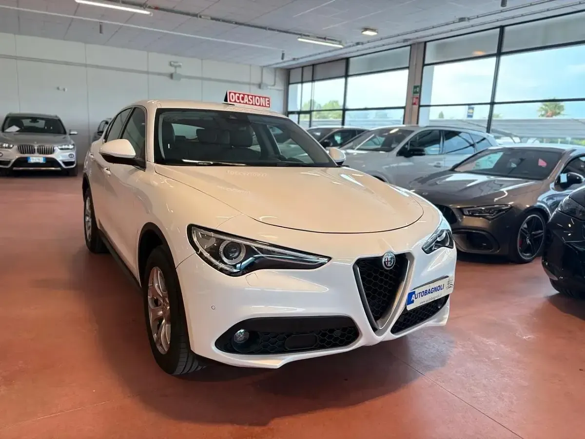Usata Alfa Romeo Stelvio Executive 210 CV (154 kW) 2019 Bianco SUV
