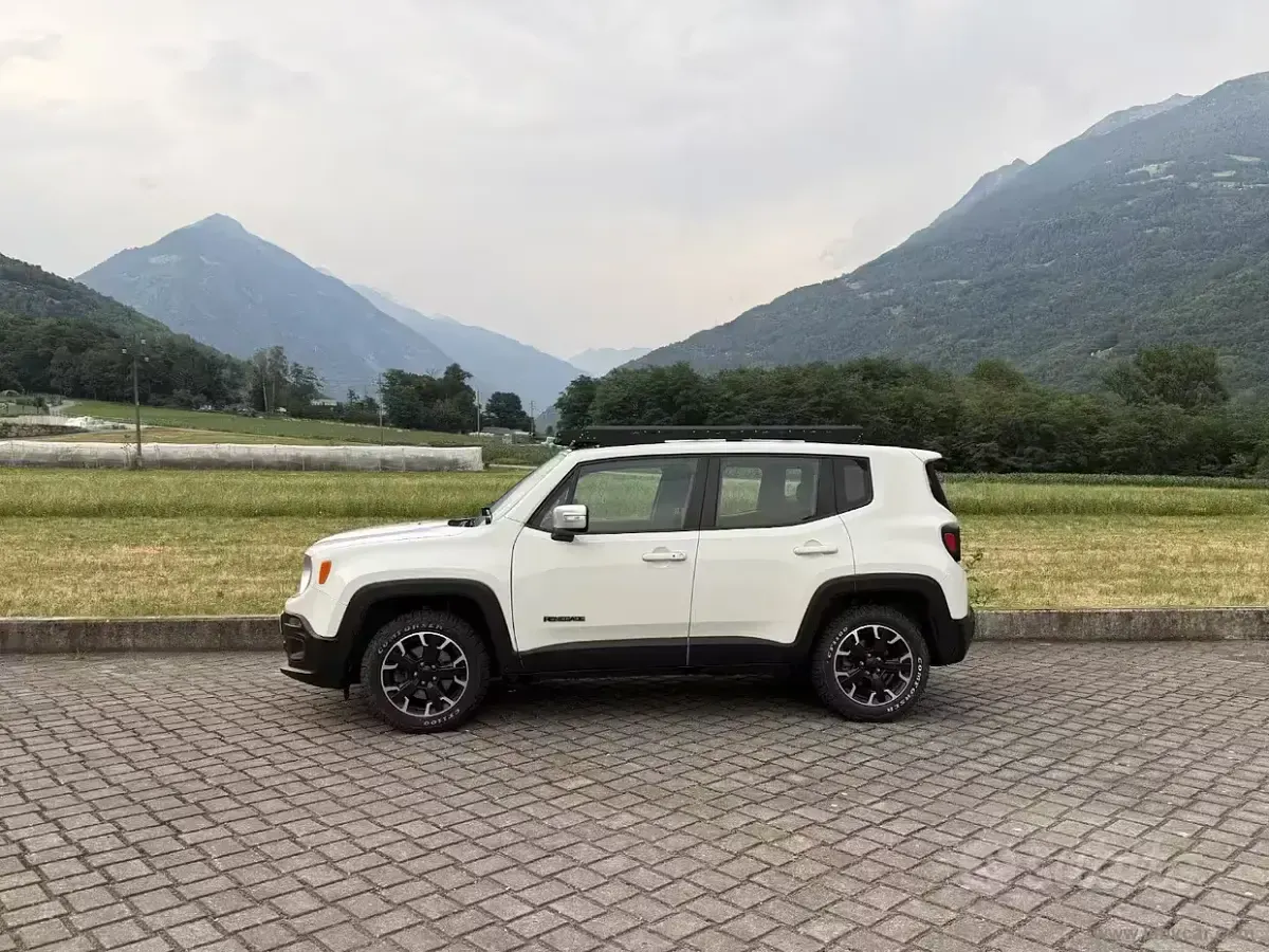 Usata Jeep Renegade Limited 140 CV (102 kW) 2019 Bianco SUV