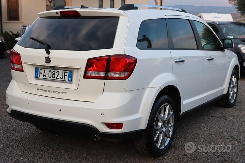 Usata Fiat Freemont Cross 140 CV (102 kW) 2015 Bianco SUV
