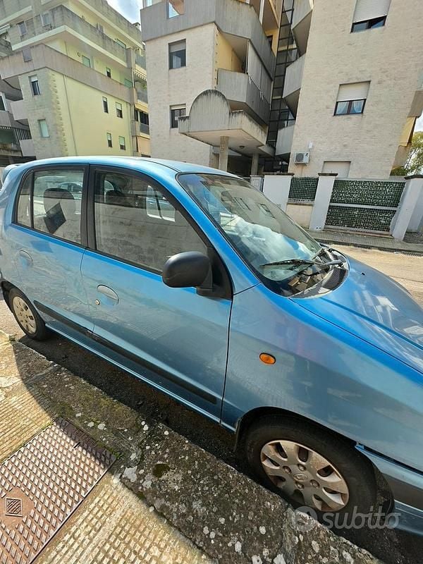 Usata Hyundai Atos 54 CV (39 kW) 2000 Blu Utilitaria