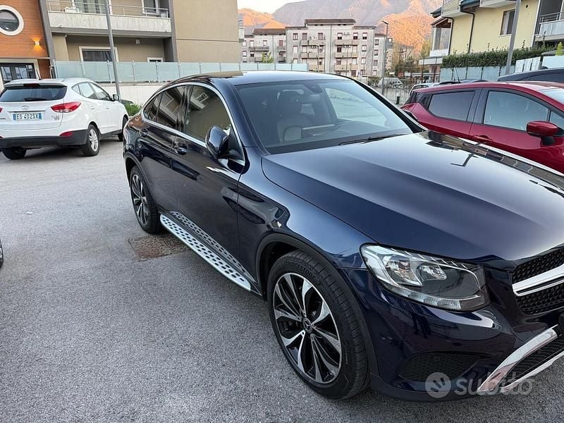 Usata Mercedes GLC250 205 CV (150 kW) 2018 Blu Station wagon