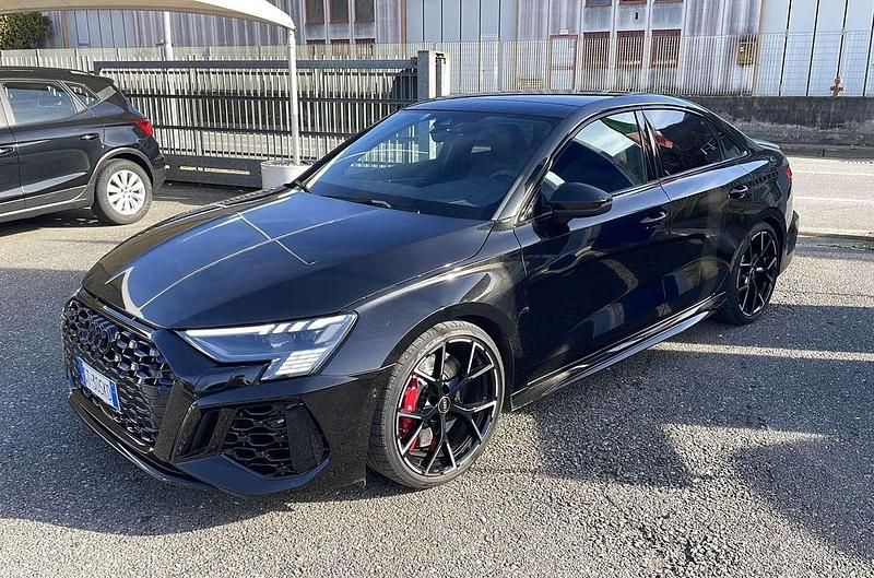 Usata Audi RS3 Ambiente 400 CV (294 kW) 2024 Nero Berlina