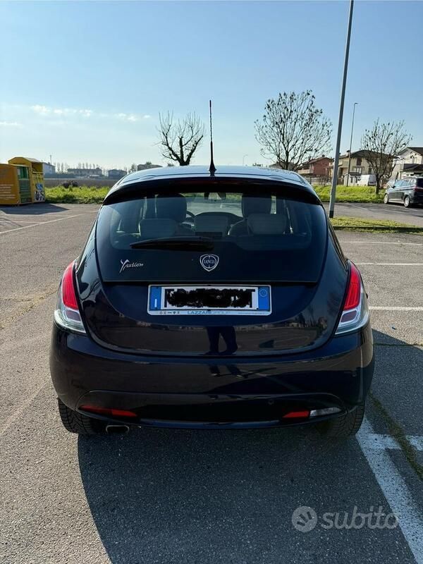 Usata Lancia Ypsilon Platinum 69 CV (50 kW) 2016 Blu Utilitaria