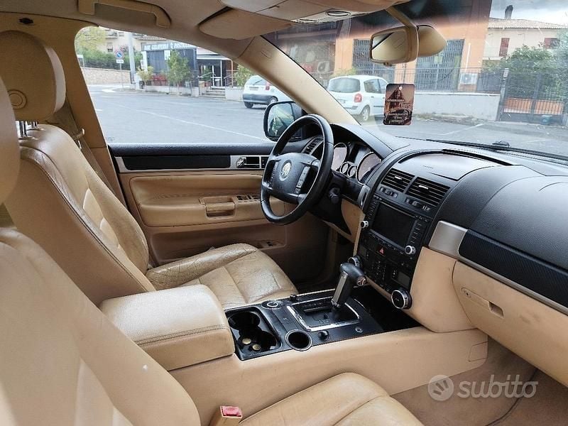 Usata VW Touareg 224 CV (164 kW) 2006 Nero SUV