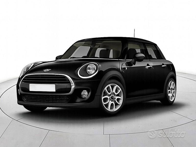 Usata Mini ONE 102 CV (75 kW) 2018 Nero Utilitaria