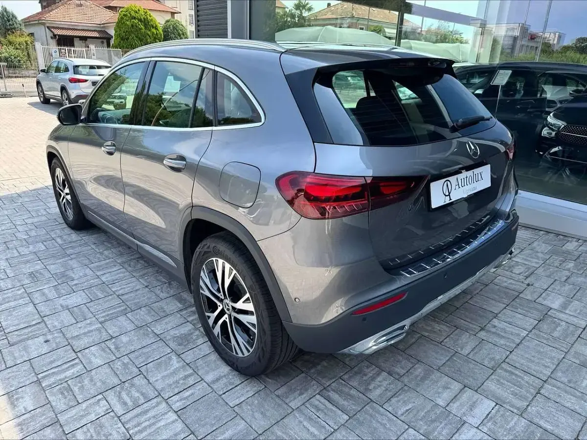 Usata Mercedes GLA180 Advanced 136 CV (100 kW) 2025 Grigio SUV