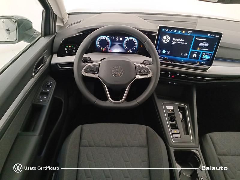 Usata VW Golf VIII Life 115 CV (84 kW) 2024 Grigio Station wagon