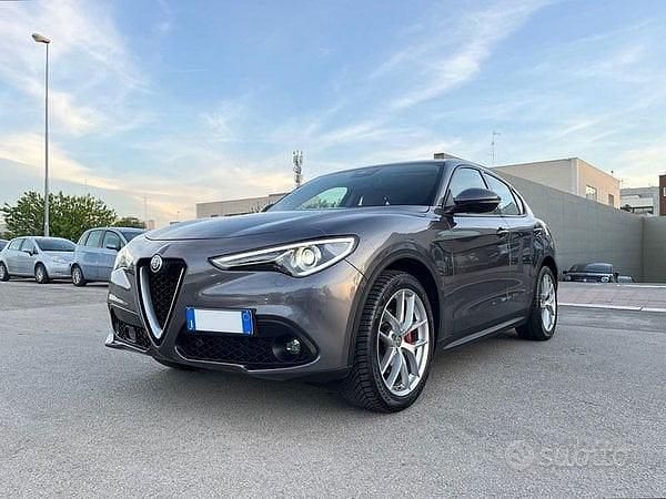 Usata Alfa Romeo Stelvio 190 CV (139 kW) 2021 Grigio SUV
