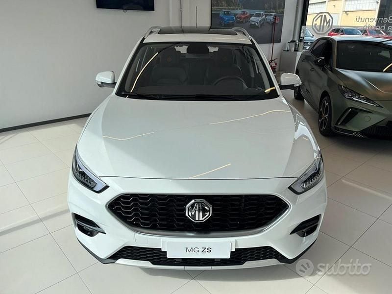 Usata MG ZS Luxury 112 CV (82 kW) 2024 Bianco Berlina