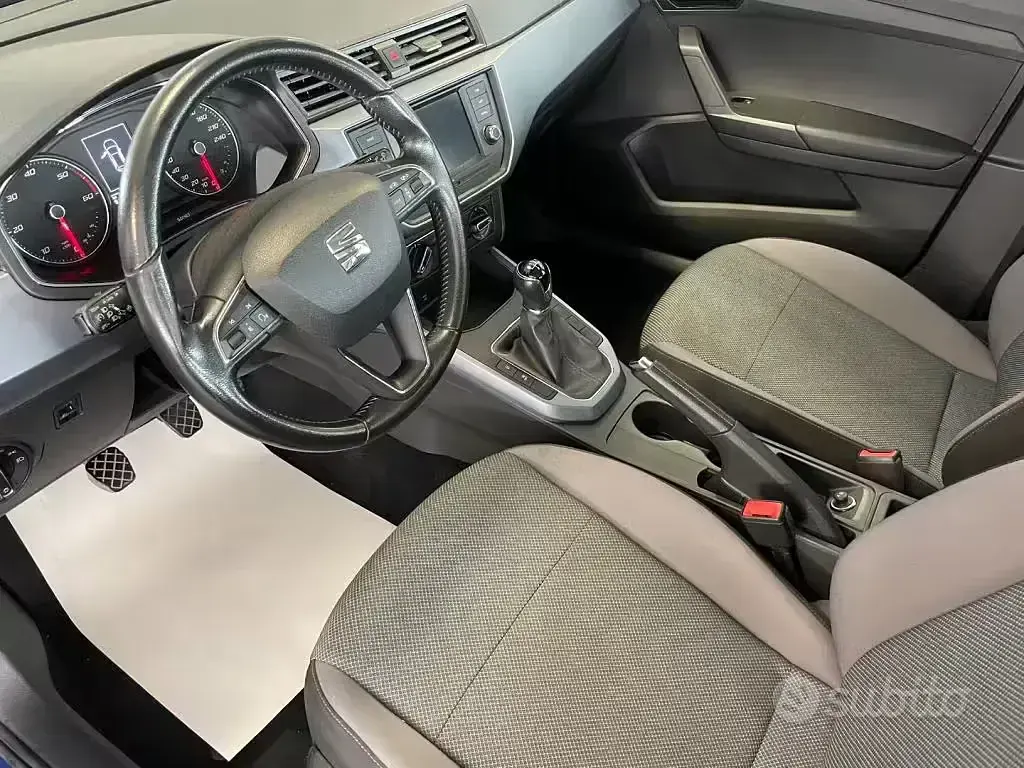 Usata Seat Arona Style 95 CV (69 kW) 2018 Grigio SUV