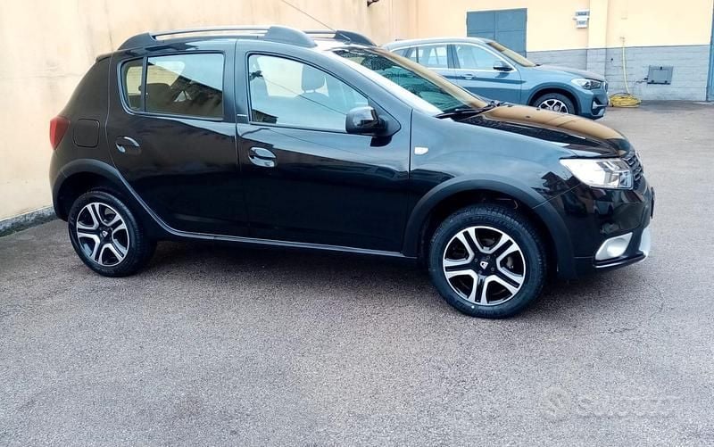 Usata Dacia Sandero Stepway 90 CV (66 kW) 2018 Nero Berlina