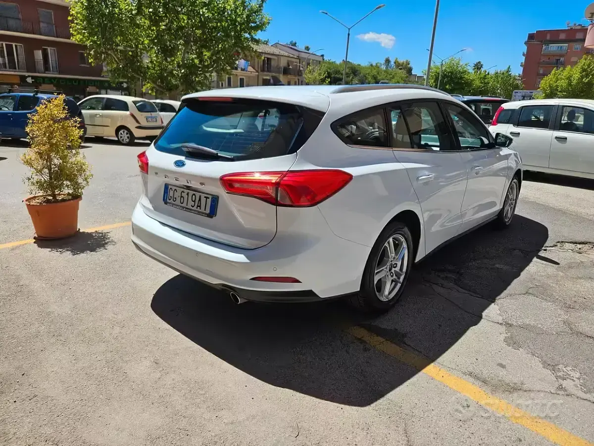 Begagnad Ford Focus 95 HK (69 kW) 2021 Vit Kombi