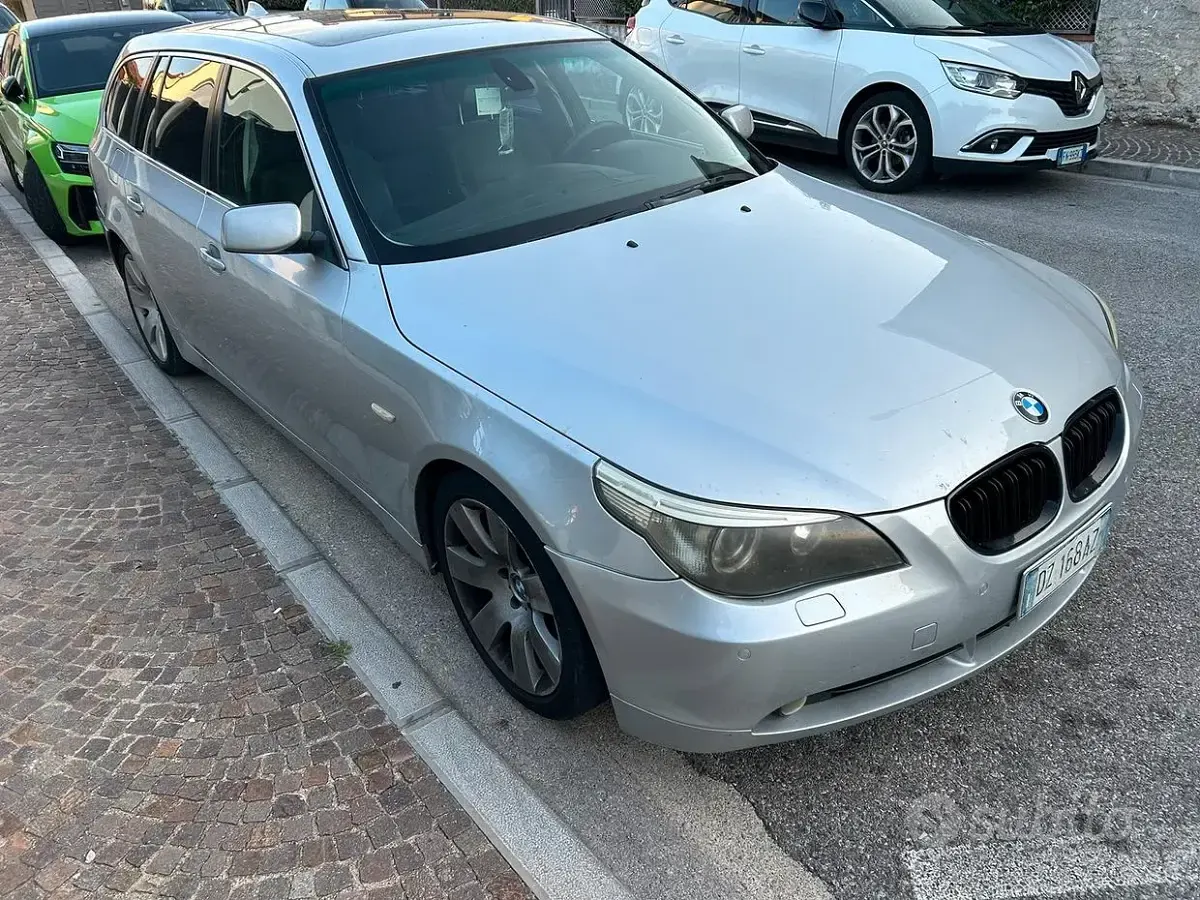 Usata BMW 530 231 CV (169 kW) 2006 Grigio Station wagon