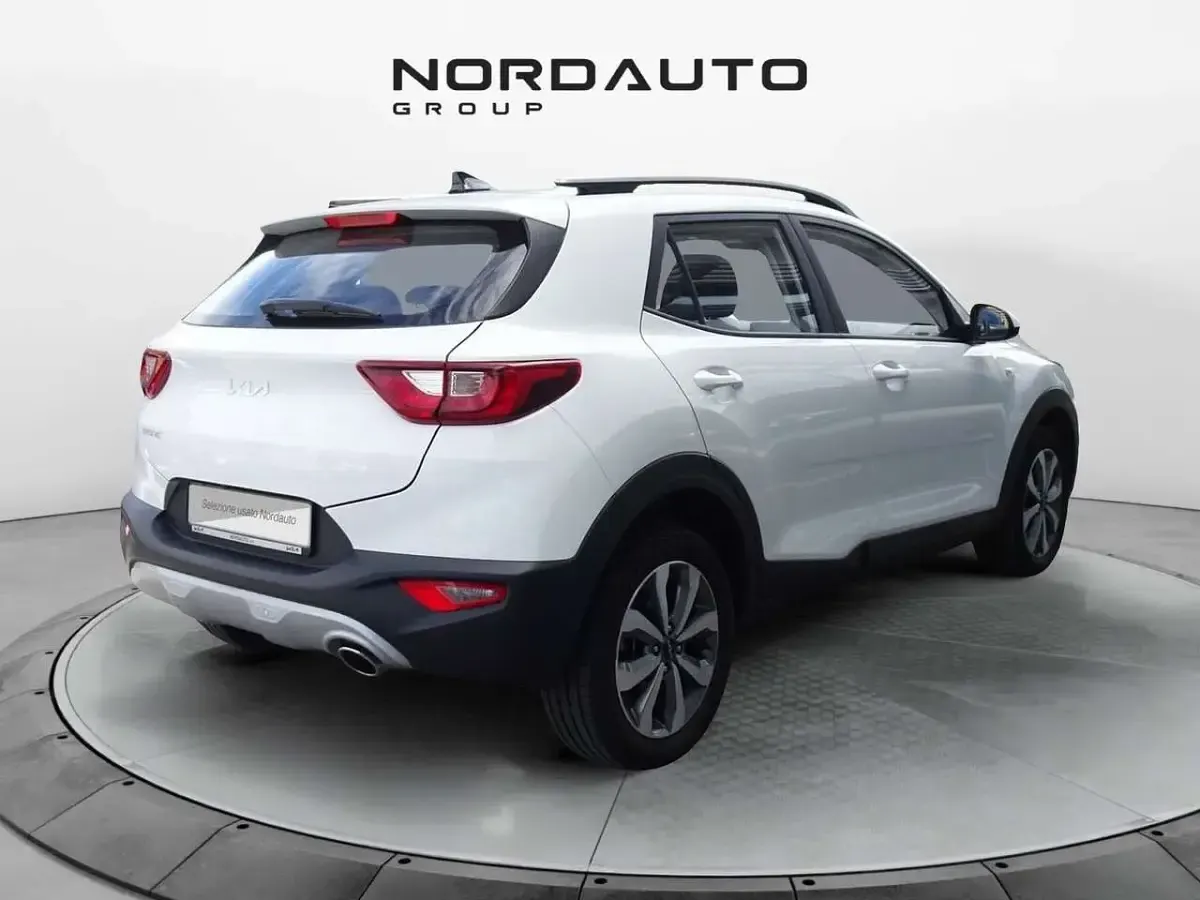 Usata Kia Stonic Urban 84 CV (61 kW) 2024 Bianco SUV