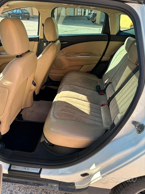 Usata Lancia Delta 105 CV (77 kW) 2011 Bianco Utilitaria