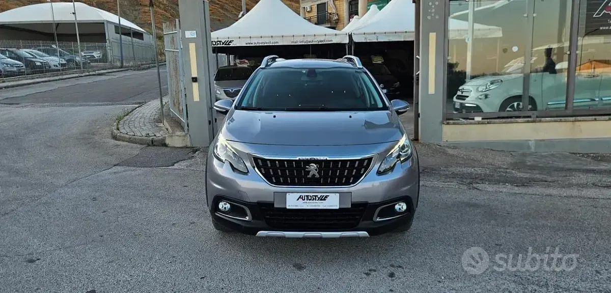 Usata Peugeot 2008 Allure 102 CV (75 kW) 2019 Grigio SUV