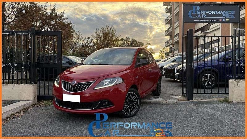 Usata Lancia Ypsilon Gold 69 CV (50 kW) 2023 Rosso argilla Utilitaria