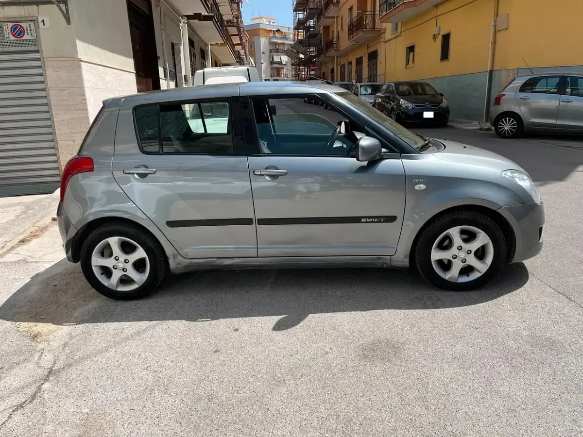 Usata Suzuki Swift GL 69 CV (50 kW) 2007 Argento Utilitaria