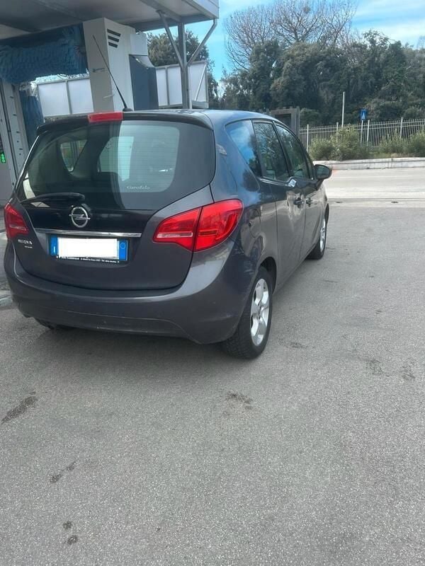 Usata Opel Meriva 89 CV (65 kW) 2011 Marrone Monovolume