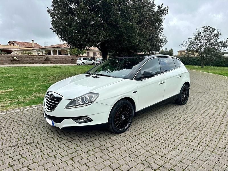 Bianco Usata 2012 Lancia Delta Utilitaria | 4500 € (Buon prezzo) - Immagine 1/4