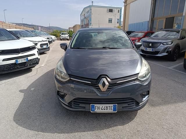 Usata Renault Clio IV Intens 75 CV (55 kW) 2017 Grigio(met.) Berlina