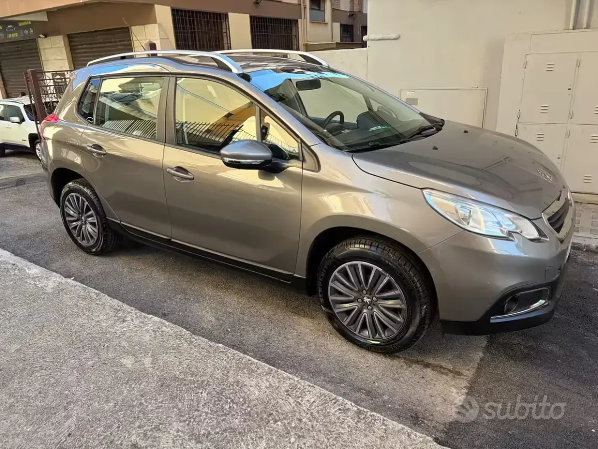 Usata Peugeot 2008 Allure 99 CV (72 kW) 2015 Grigio SUV