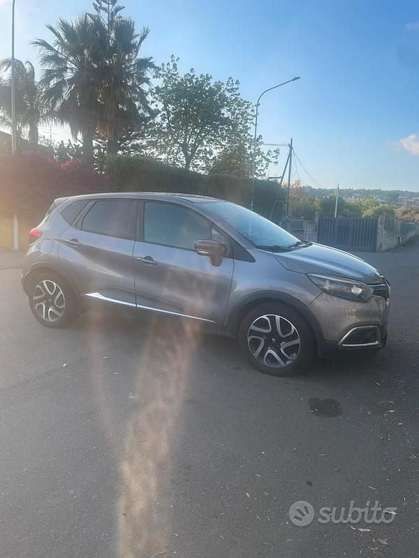Usata Renault Captur 120 CV (88 kW) 2013 Grigio SUV
