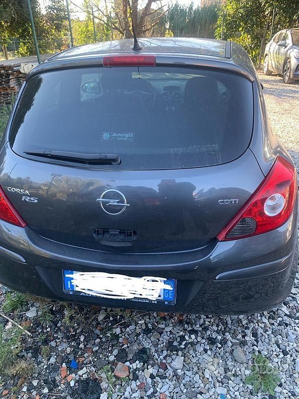 Usata Opel Corsa 75 CV (55 kW) 2010 Berlina