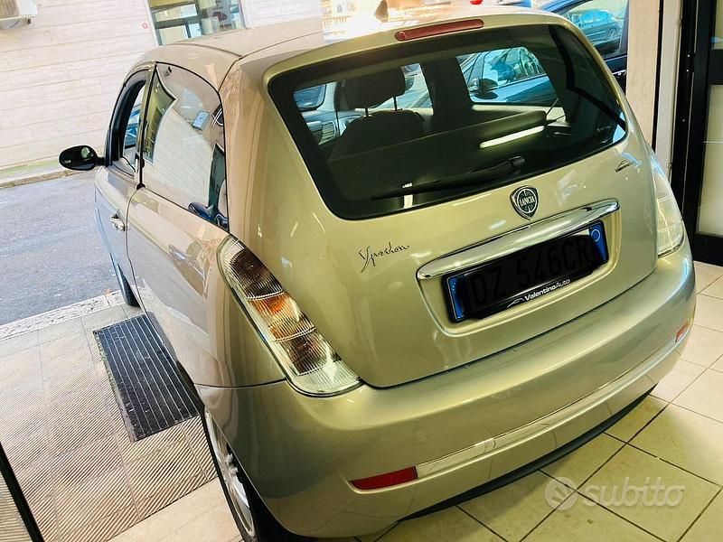 Usata Lancia Ypsilon 77 CV (56 kW) 2009 Grigio Utilitaria