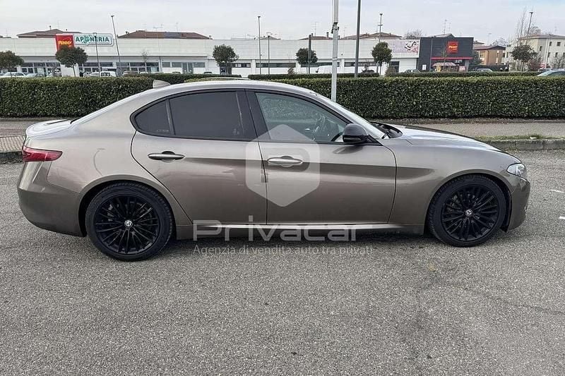 Usata Alfa Romeo Giulia 150 CV (110 kW) 2017 Grigio Berlina