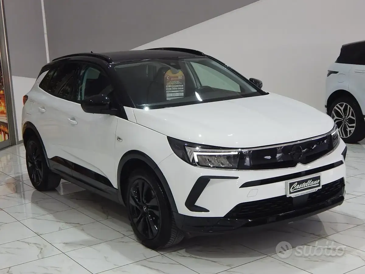 Usata Opel Grandland X GS Line 131 CV (96 kW) 2022 Bianco SUV