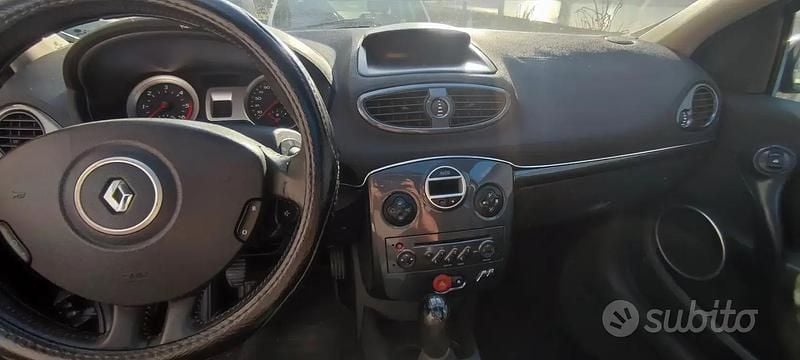 Usata Renault Clio II LE 86 CV (63 kW) 2008 Nero Utilitaria