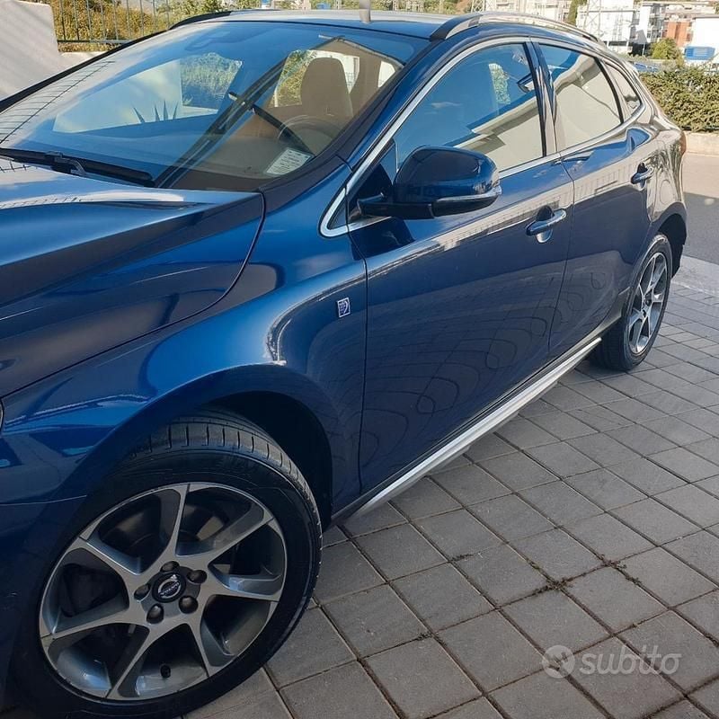 Usata Volvo V40 CC 115 CV (84 kW) 2015 Blu Station wagon