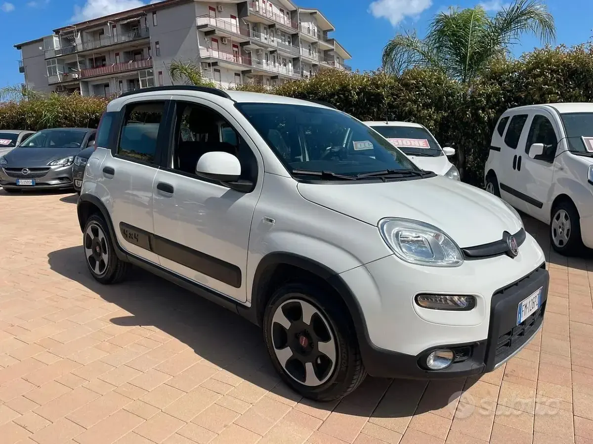 Usata Fiat Panda 4x4 75 CV (55 kW) 2015 Bianco Utilitaria