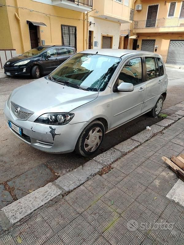 Usata Mazda 323F 67 CV (49 kW) 2006 Grigio Berlina