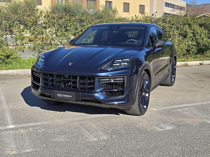Usata Porsche Cayenne Turbo 600 CV (441 kW) 2024 Blu algarve SUV