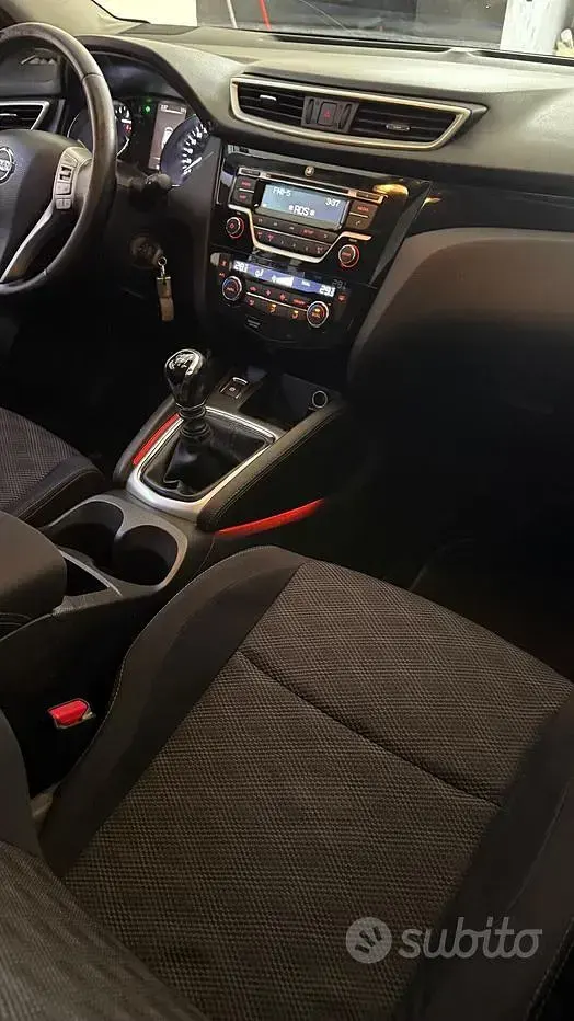Usata Nissan Qashqai Visia 110 CV (80 kW) 2015 Bianco SUV