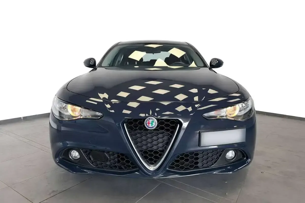 Usata Alfa Romeo Giulia Super 150 CV (110 kW) 2016 Blu montecarlo Berlina