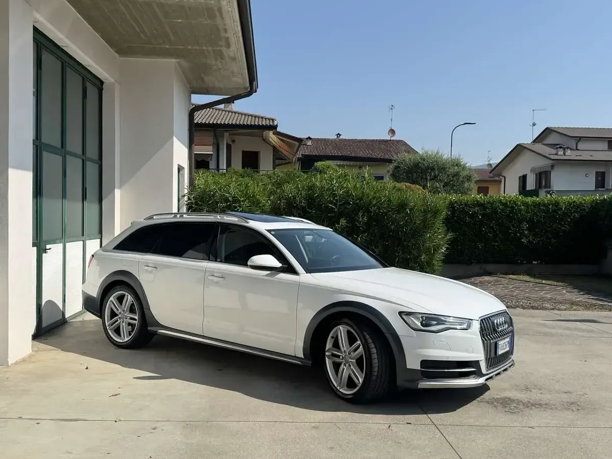 Usata Audi A6 Allroad Ambiente 218 CV (160 kW) 2015 Other Station wagon