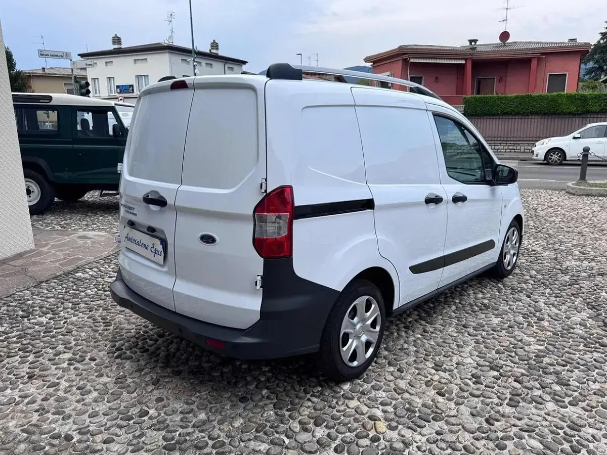 Usata Ford Transit Courier Trend 75 CV (55 kW) 2023 Bianco Furgone