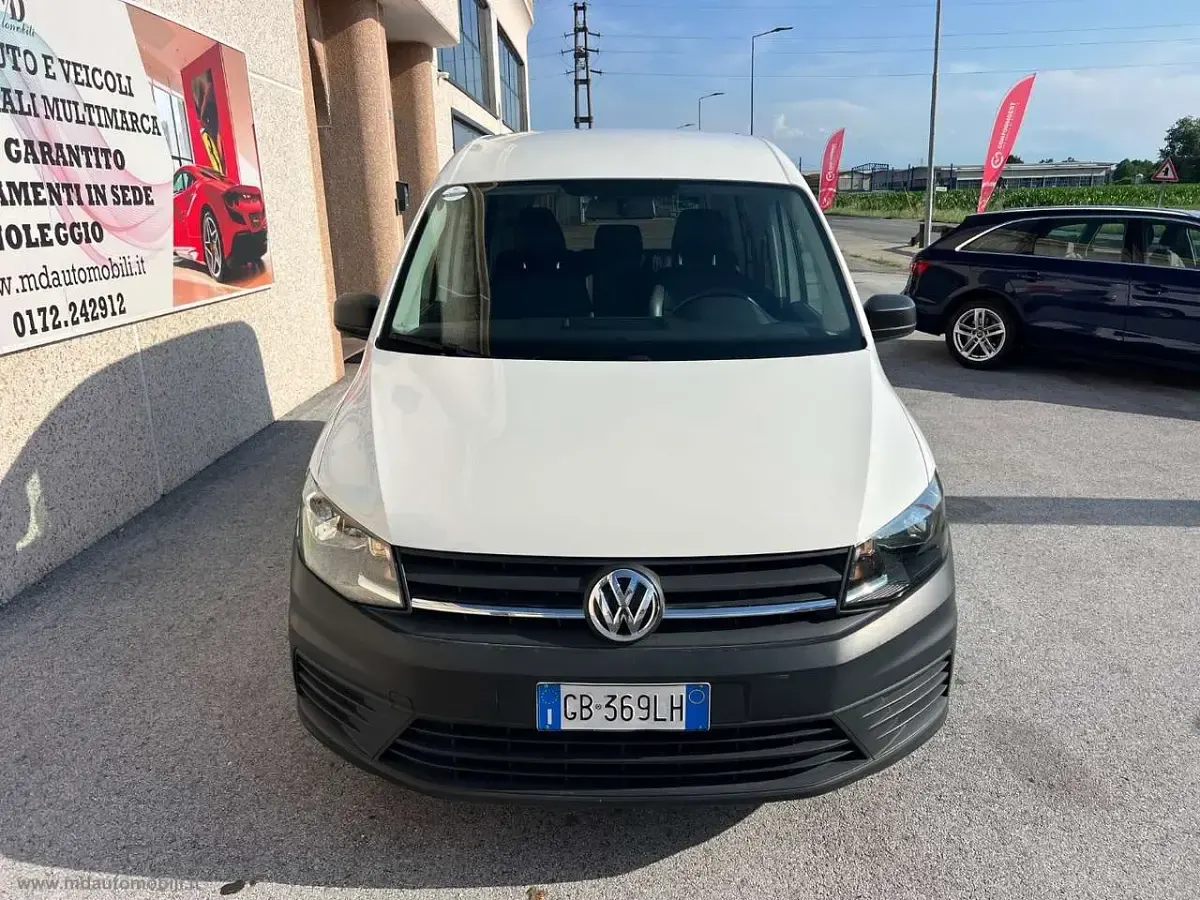 Usata VW Caddy 102 CV (75 kW) 2020 Bianco Monovolume