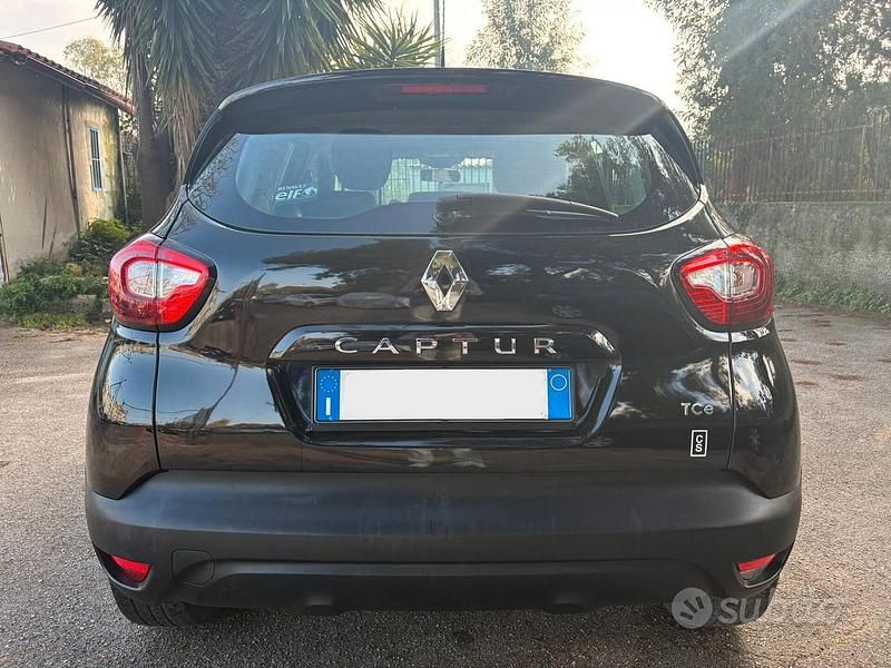 Usata Renault Captur 90 CV (66 kW) 2017 Nero SUV