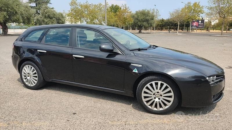 Nero Usata 2009 Alfa Romeo 159 Progression Station wagon | 2990 € (Ottimo prezzo) - Immagine 1/4
