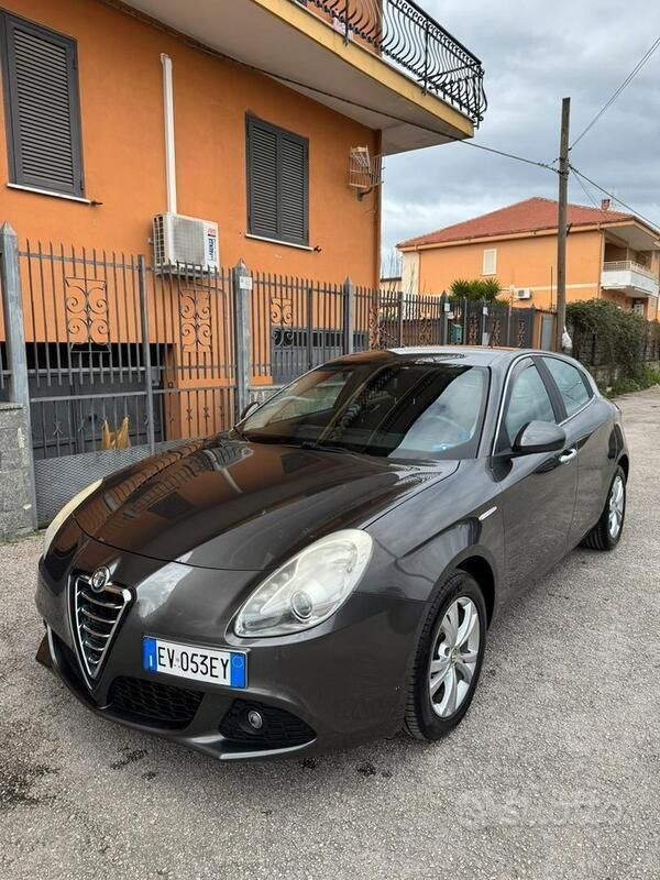 Usata 2012 Alfa Romeo Giulietta Due volumi | 4999 € (Super prezzo) - Immagine 1/4